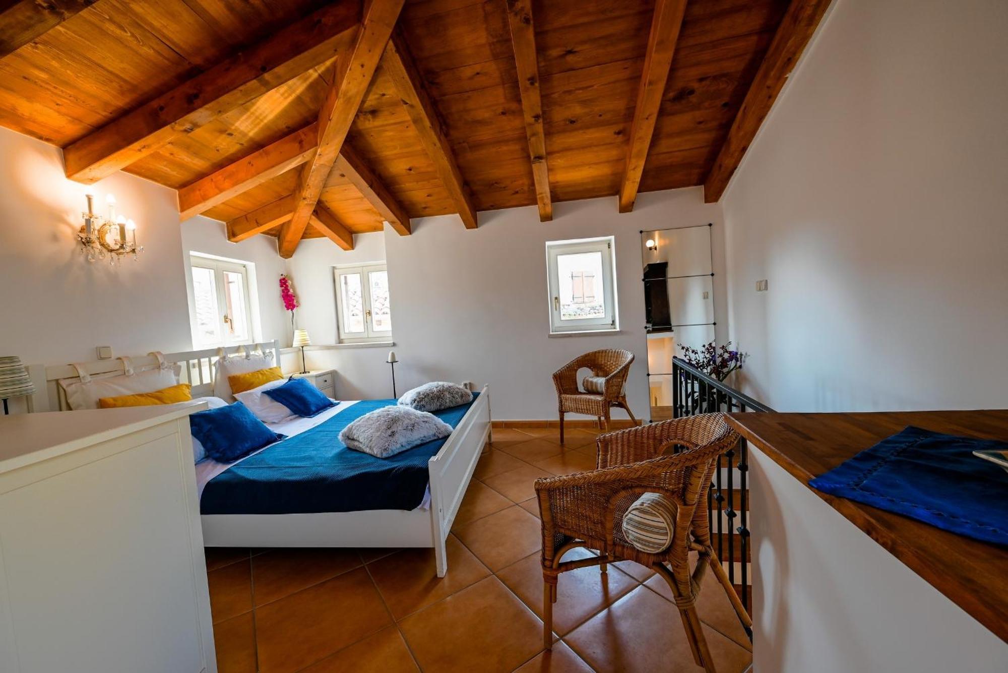 Alice Apartment With Balcony Rovinj Exterior photo
